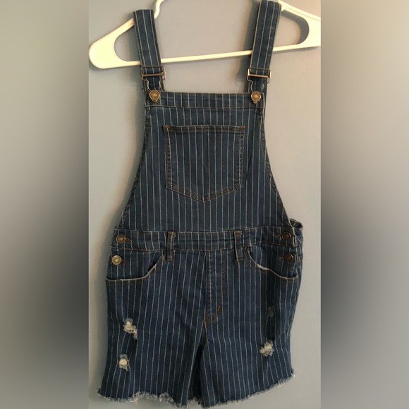 Pink Lily Pinstripe Shorts Overalls XS - Picture 2 of 9